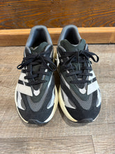 Load image into Gallery viewer, SNEAKER - 10.5
