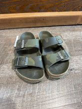 Load image into Gallery viewer, CAMO SANDAL - 2Y
