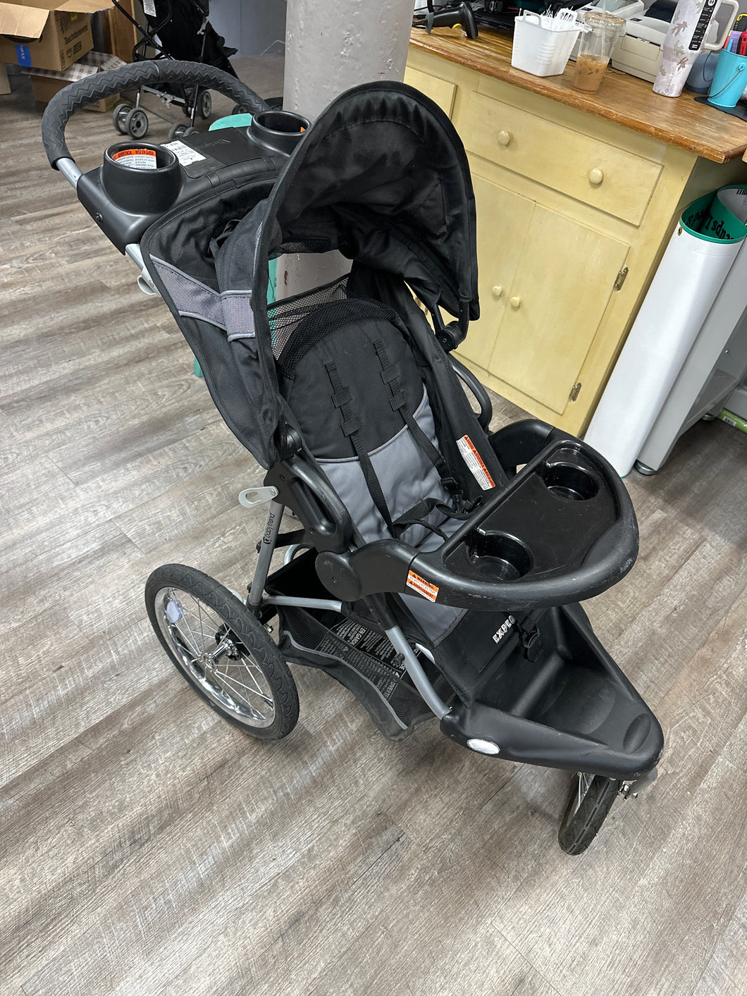 JOGGING STROLLER*will not ship