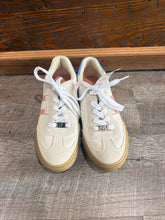 Load image into Gallery viewer, SNEAKER $80 RETAIL - 8
