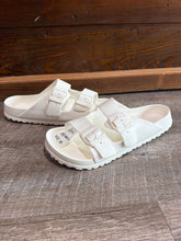 Load image into Gallery viewer, SANDAL - 9
