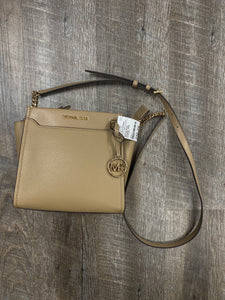 CROSSBODY