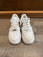 Load image into Gallery viewer, AF1 SNEAKER - 12
