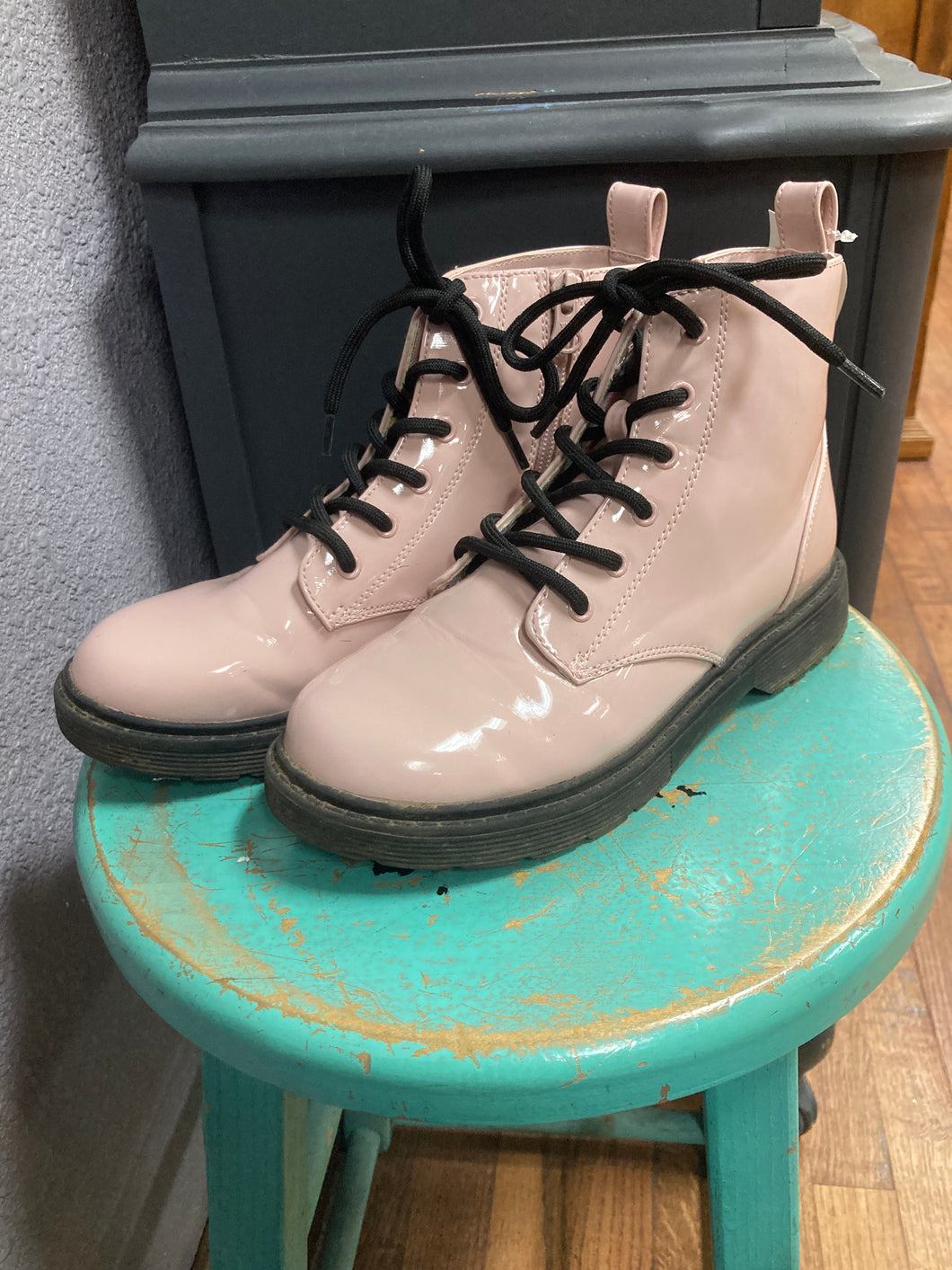 BOOT Y4