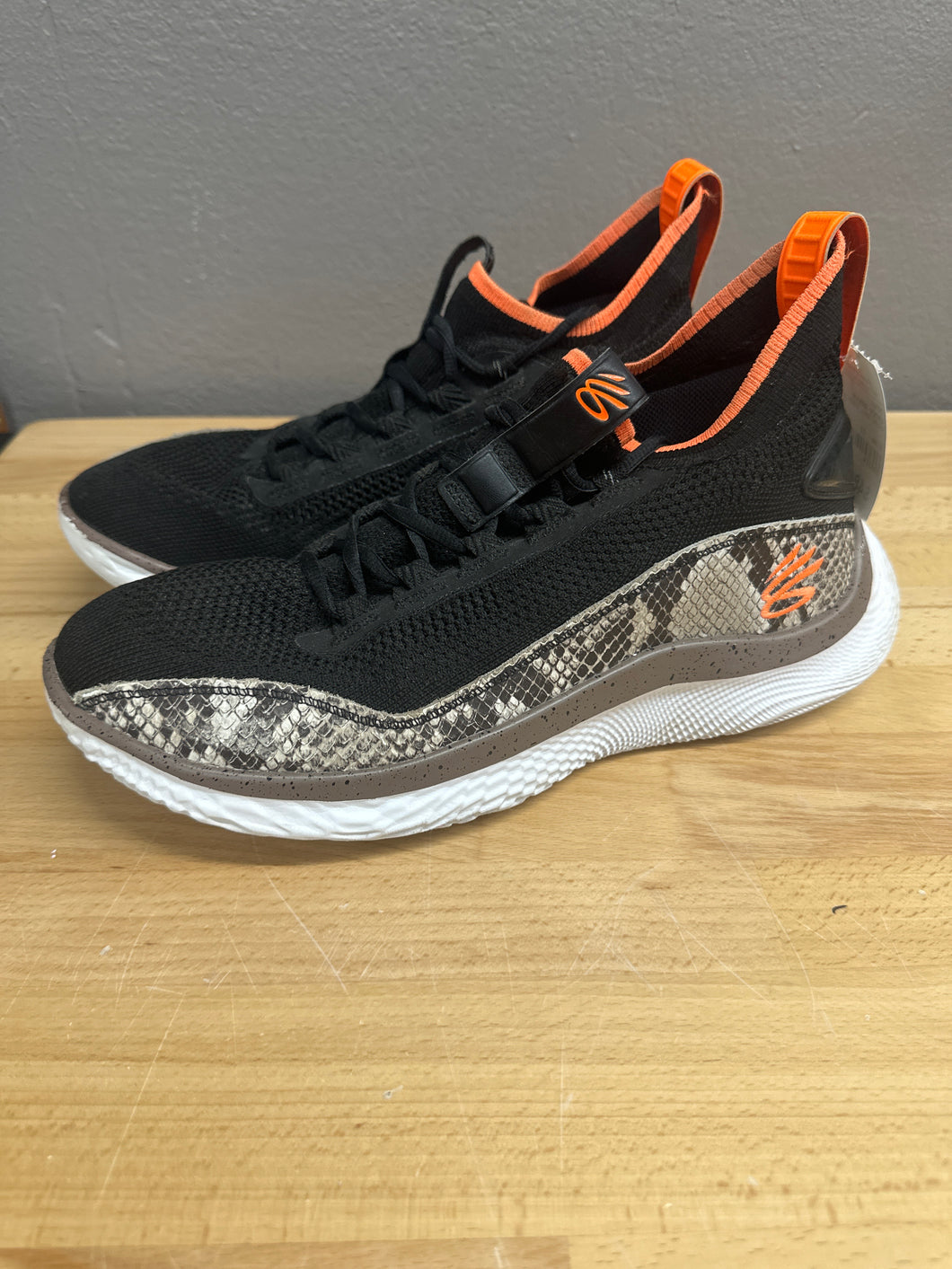 BASKETBALL CURRY $140 RETAIL - 11