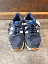 Load image into Gallery viewer, SNEAKER-WORN 7.5
