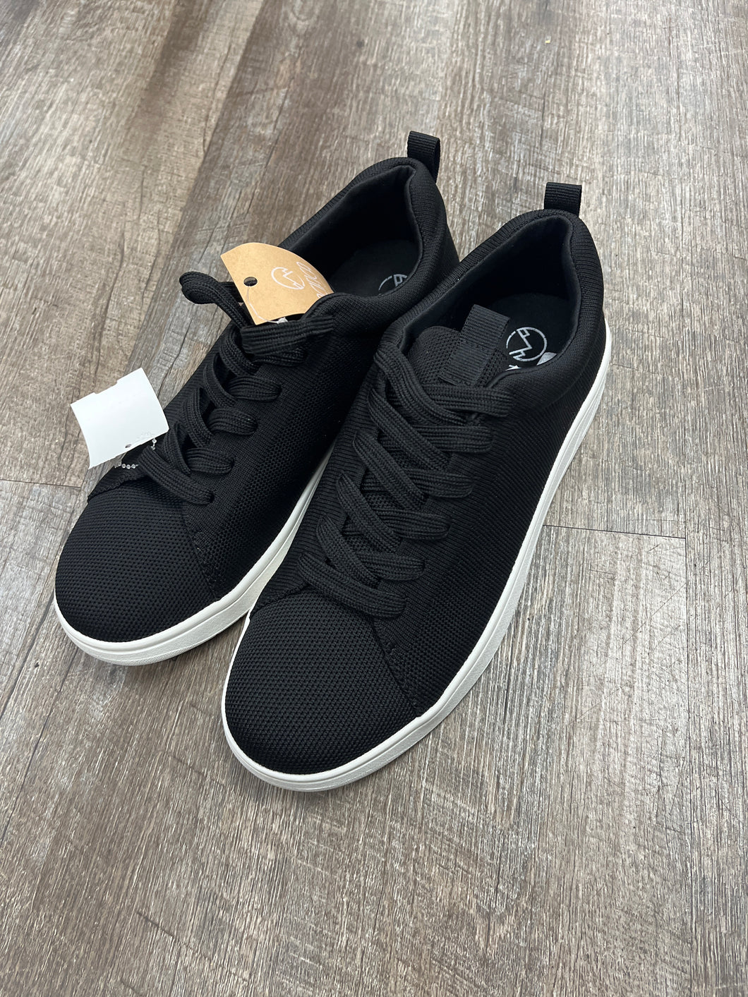 NEW! SNEAKER-9