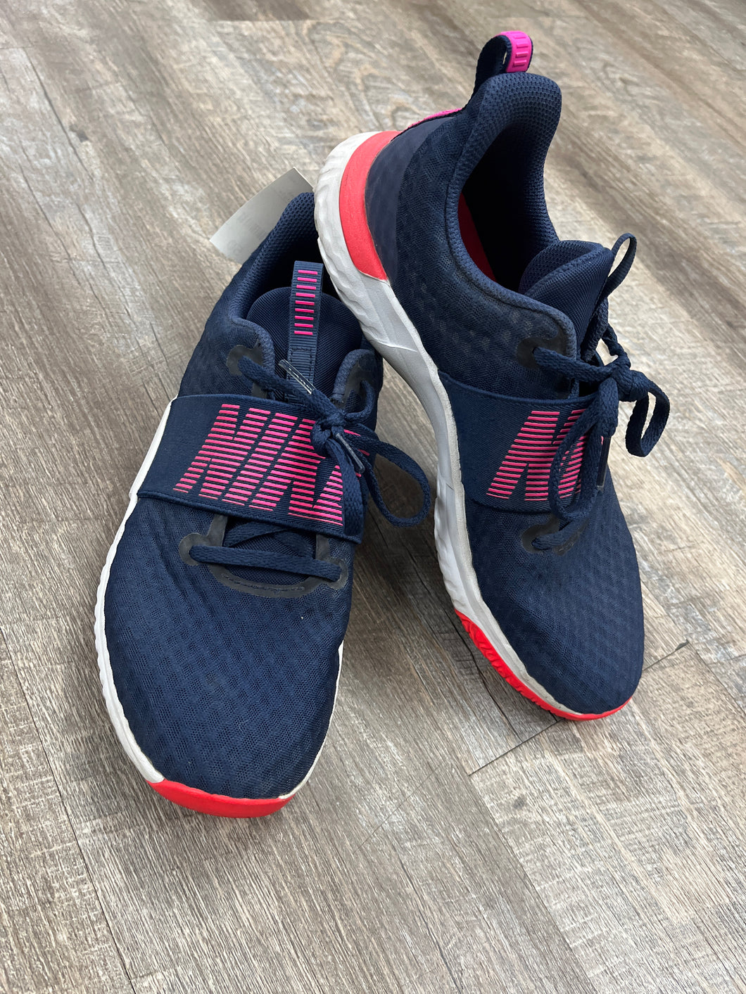 SNEAKER-10