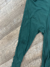 Load image into Gallery viewer, BAMBOO -STAIN ON LEG 18-24Mo
