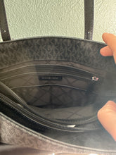 Load image into Gallery viewer, JET SET MK HANDBAG(RETAIL$350)
