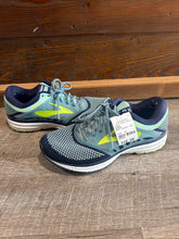 Load image into Gallery viewer, REVEL SNEAKER- WORN - 10
