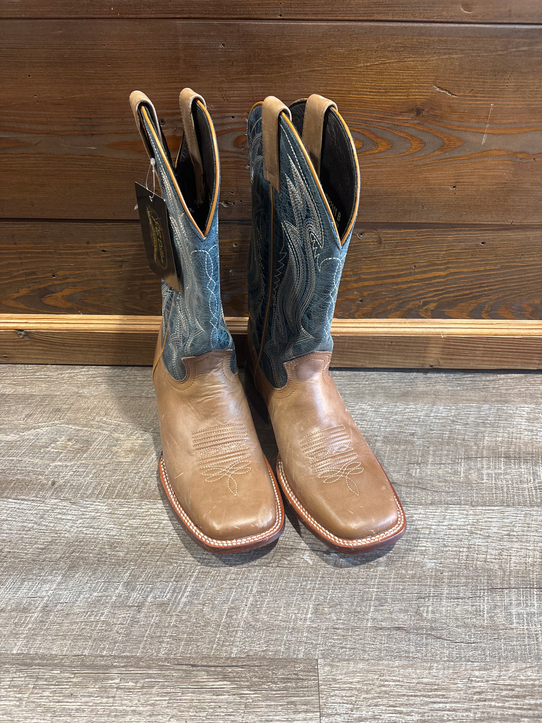 BOOTS-NEW $299 RETAIL - 10B