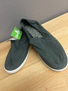 NEW! SLIP ON-11