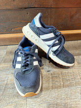 Load image into Gallery viewer, SNEAKER-WORN 7.5
