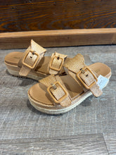 Load image into Gallery viewer, SANDAL - 6
