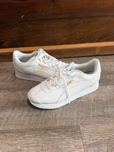 Load image into Gallery viewer, SNEAKER - LIKE NEW - 8.5

