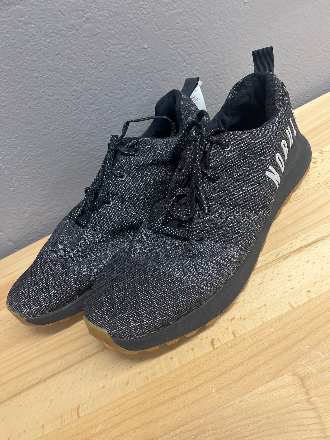 SNEAKER-12
