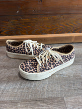 Load image into Gallery viewer, SKYLAR SNEAKER - 10

