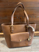 Load image into Gallery viewer, HANDBAG $198 RET
