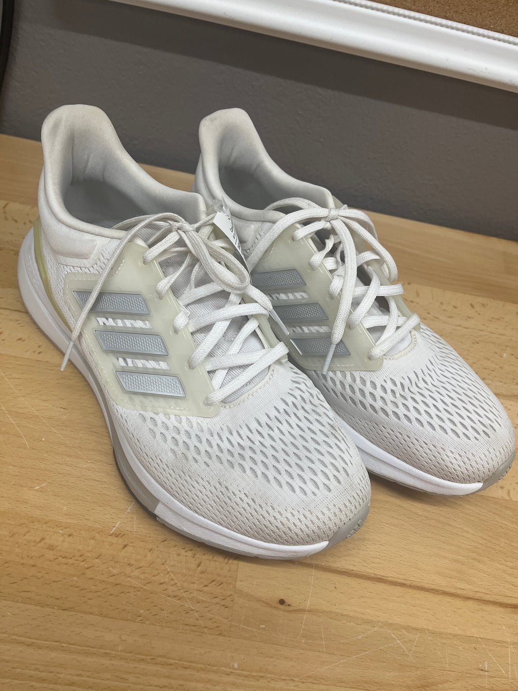 SNEAKER-10