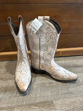 Load image into Gallery viewer, BOOTS(RETAIL$199) - 8

