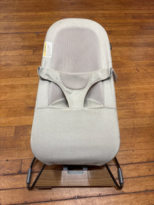 BOUNCER SEAT(RETAIL$150) *will not ship*