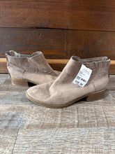 Load image into Gallery viewer, BOOTIE - 8
