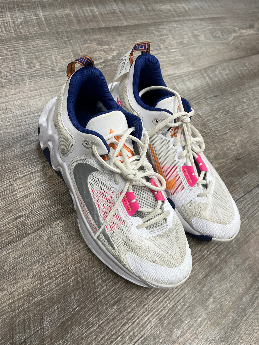 GIANNIS BASKETBALL SNEAKER - 5.5Y
