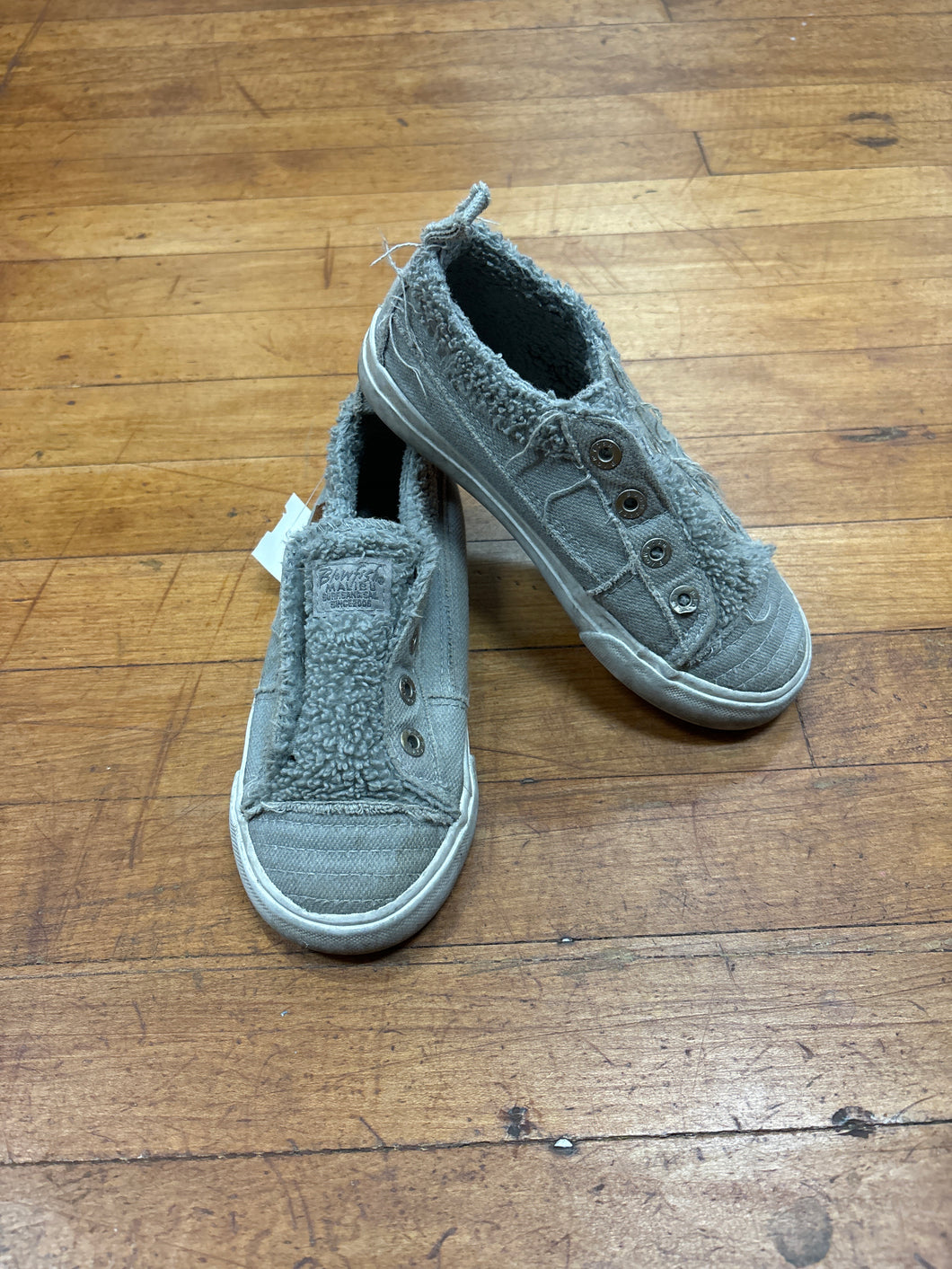 SLIP ON (WORN) -13y