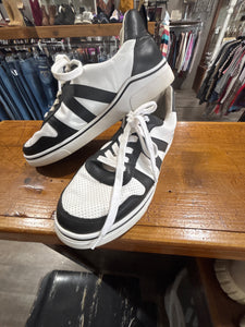 SNEAKER 10