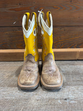 Load image into Gallery viewer, BOOTS - 8.5
