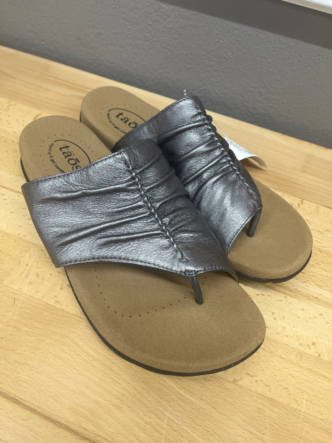 SANDAL $130 RETAIL-10