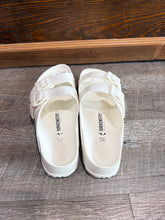 Load image into Gallery viewer, SANDAL - 9
