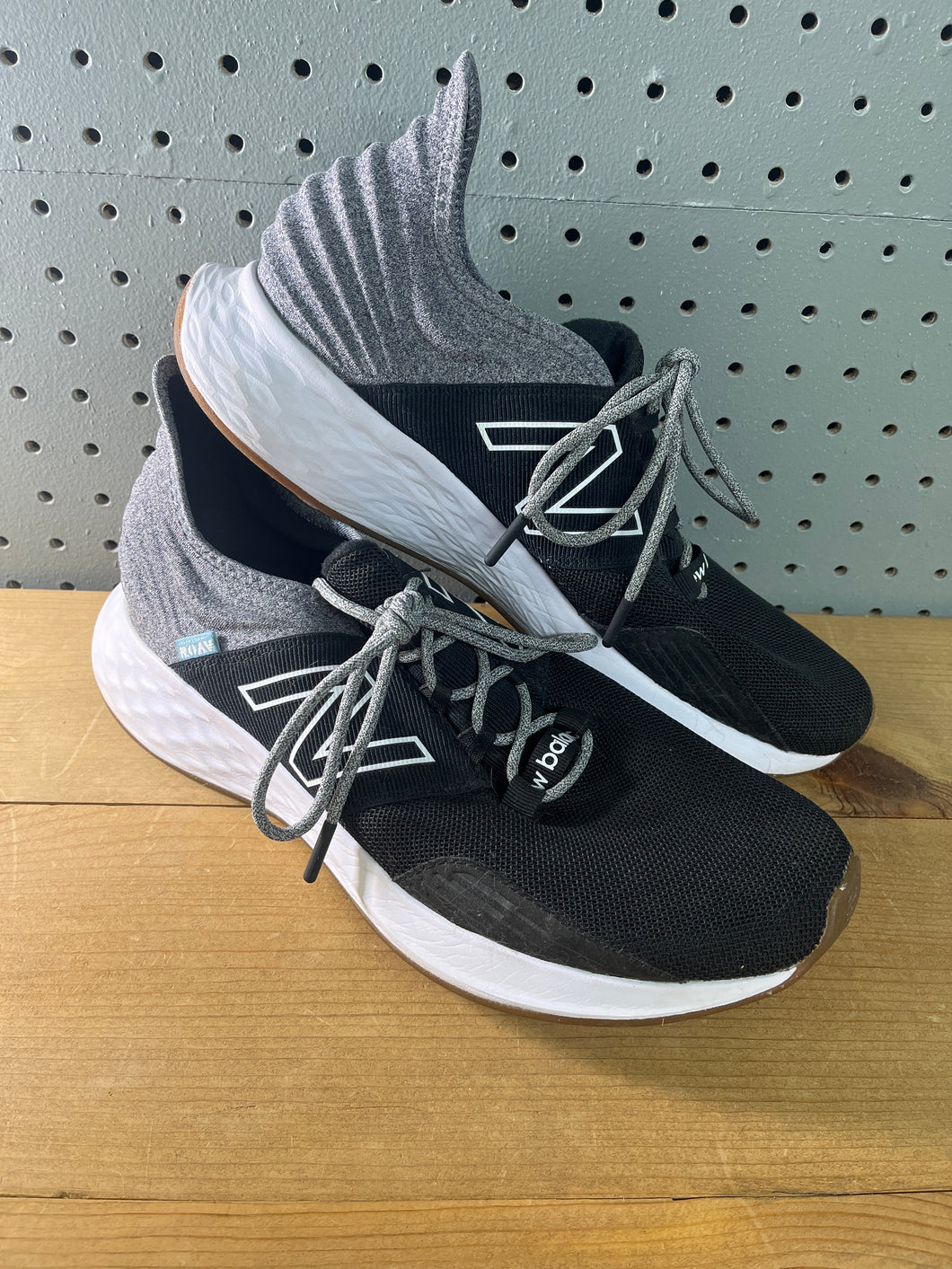 ROAV SNEAKER $85 RETAIL-12