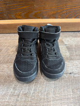 Load image into Gallery viewer, HIGHTOP SNEAKER - 12
