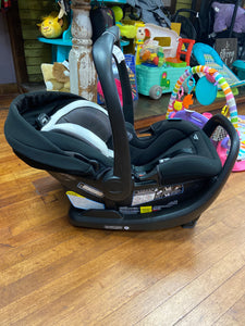 CAR SEAT W/ BASE
