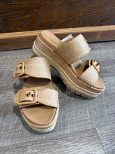 Load image into Gallery viewer, SANDAL - 6
