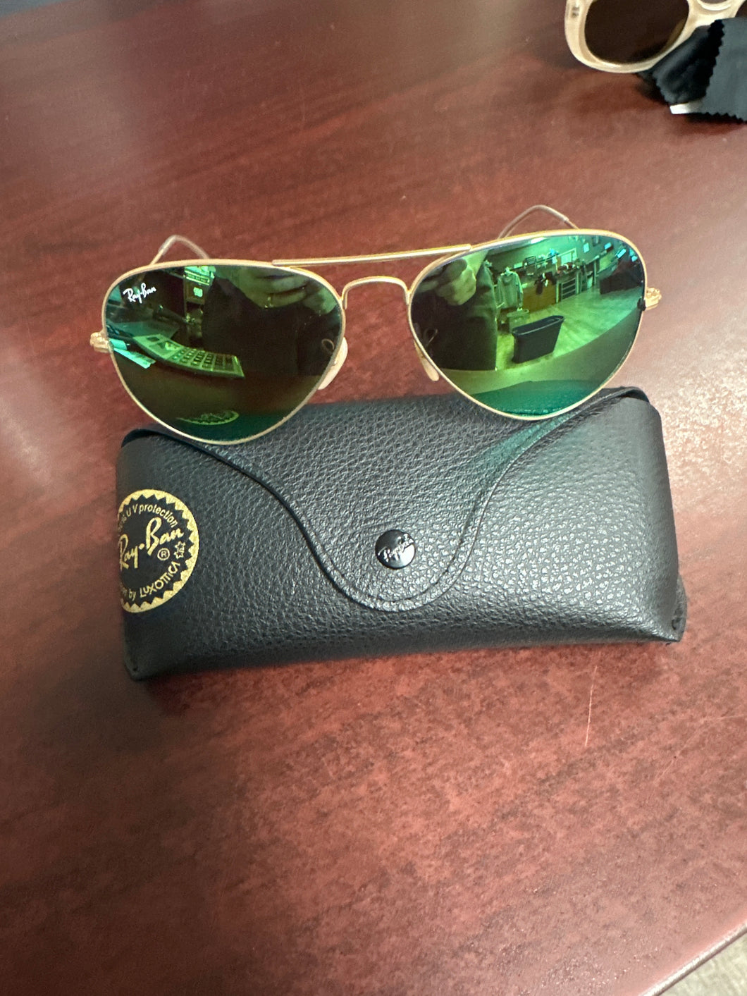 SUNGLASSES