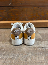 Load image into Gallery viewer, AF1 SNEAKER - 12
