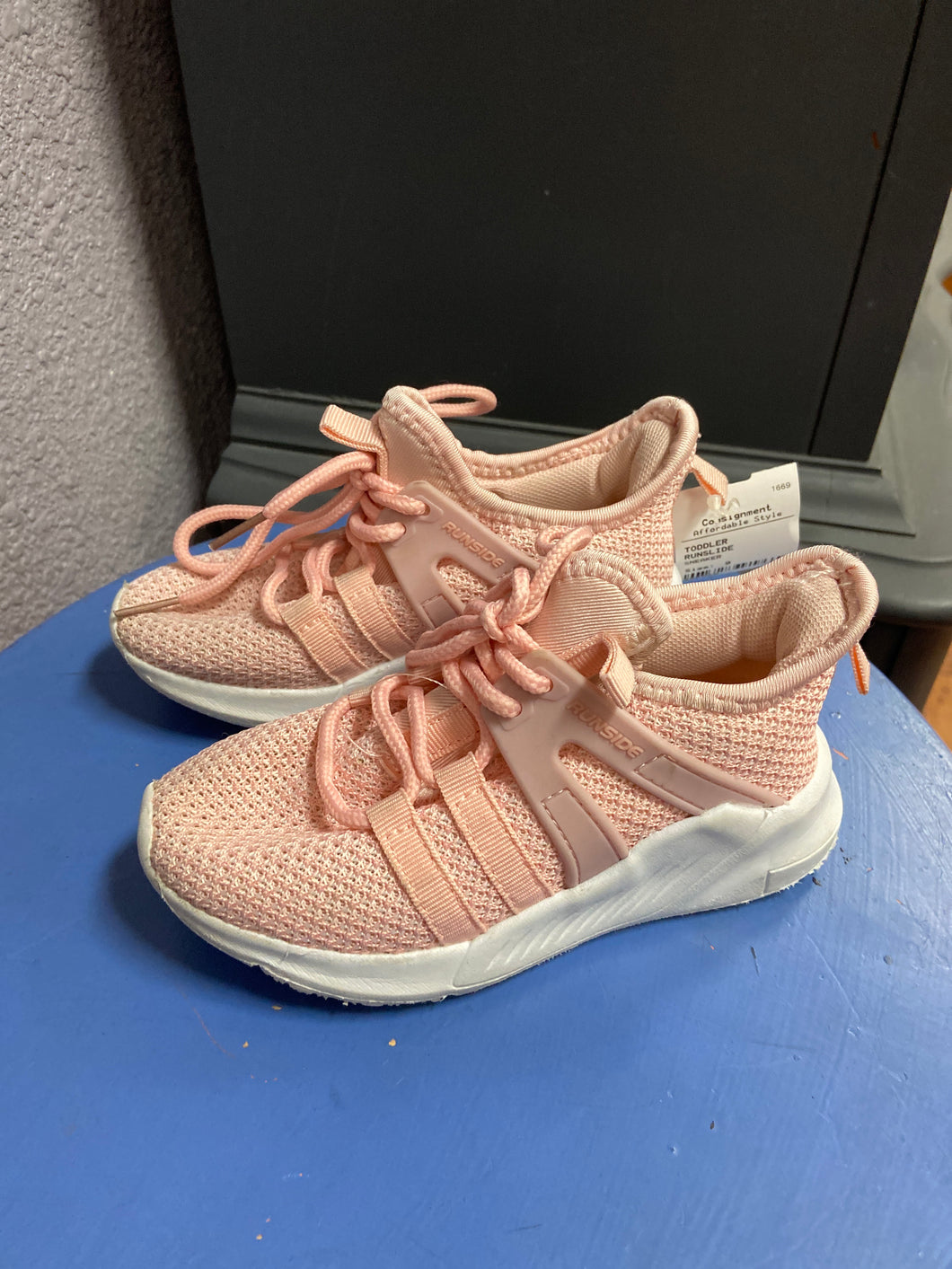 SNEAKER