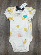 Load image into Gallery viewer, ONESIE SET 3 PC NEW-0-3MO
