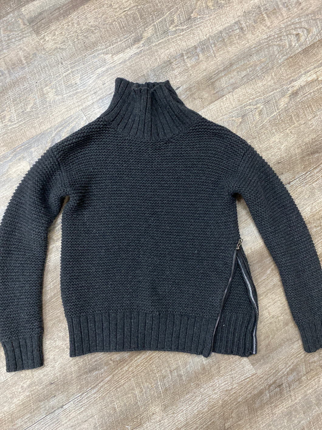 SWEATER-SM