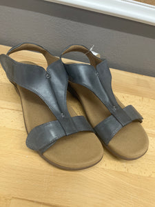 SANDAL $130 RETAIL-10