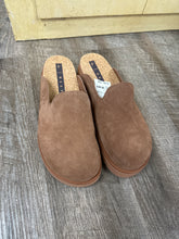 Load image into Gallery viewer, SLIP ONLIKE NEW $95 RETAIL -10

