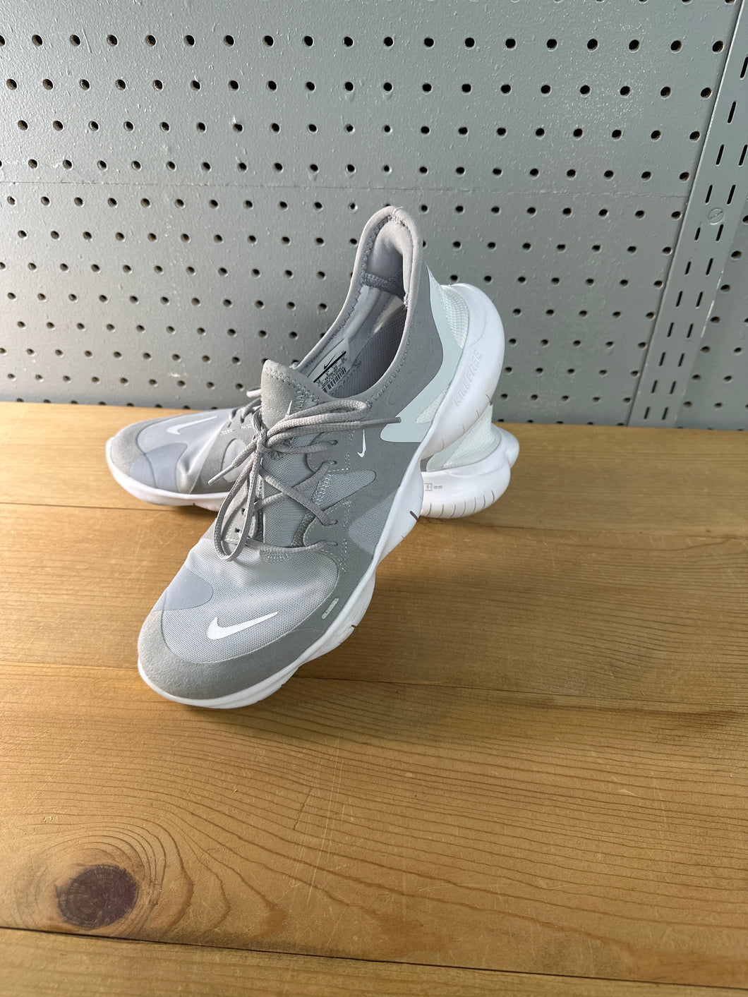 FREE SNEAKER -10