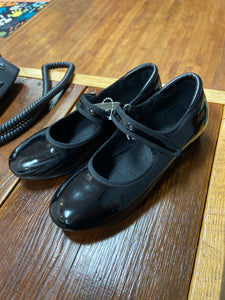 TAP SHOE