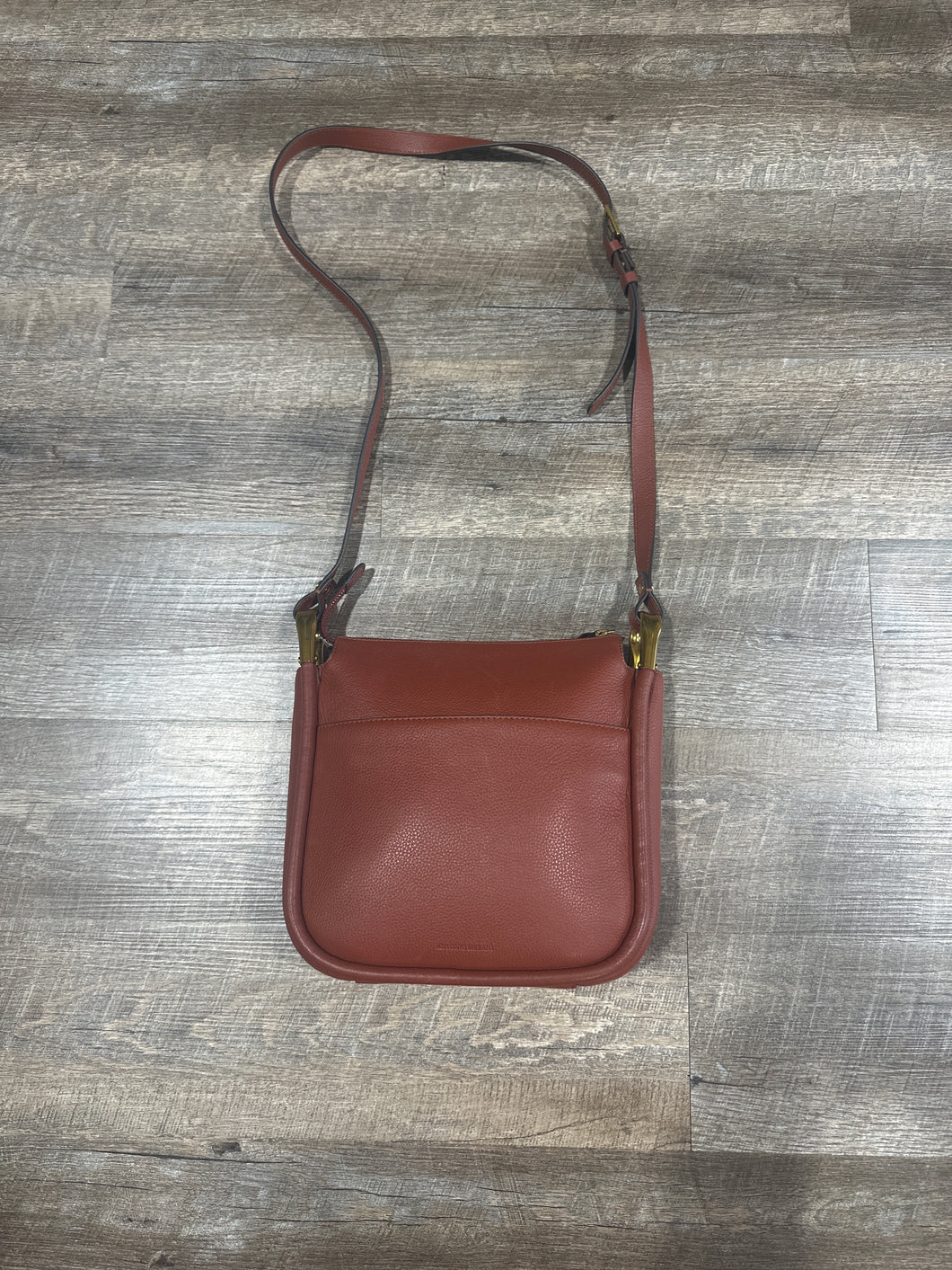 CROSSBODY