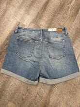 Load image into Gallery viewer, MID RISE CUFFED SHORTS-XL
