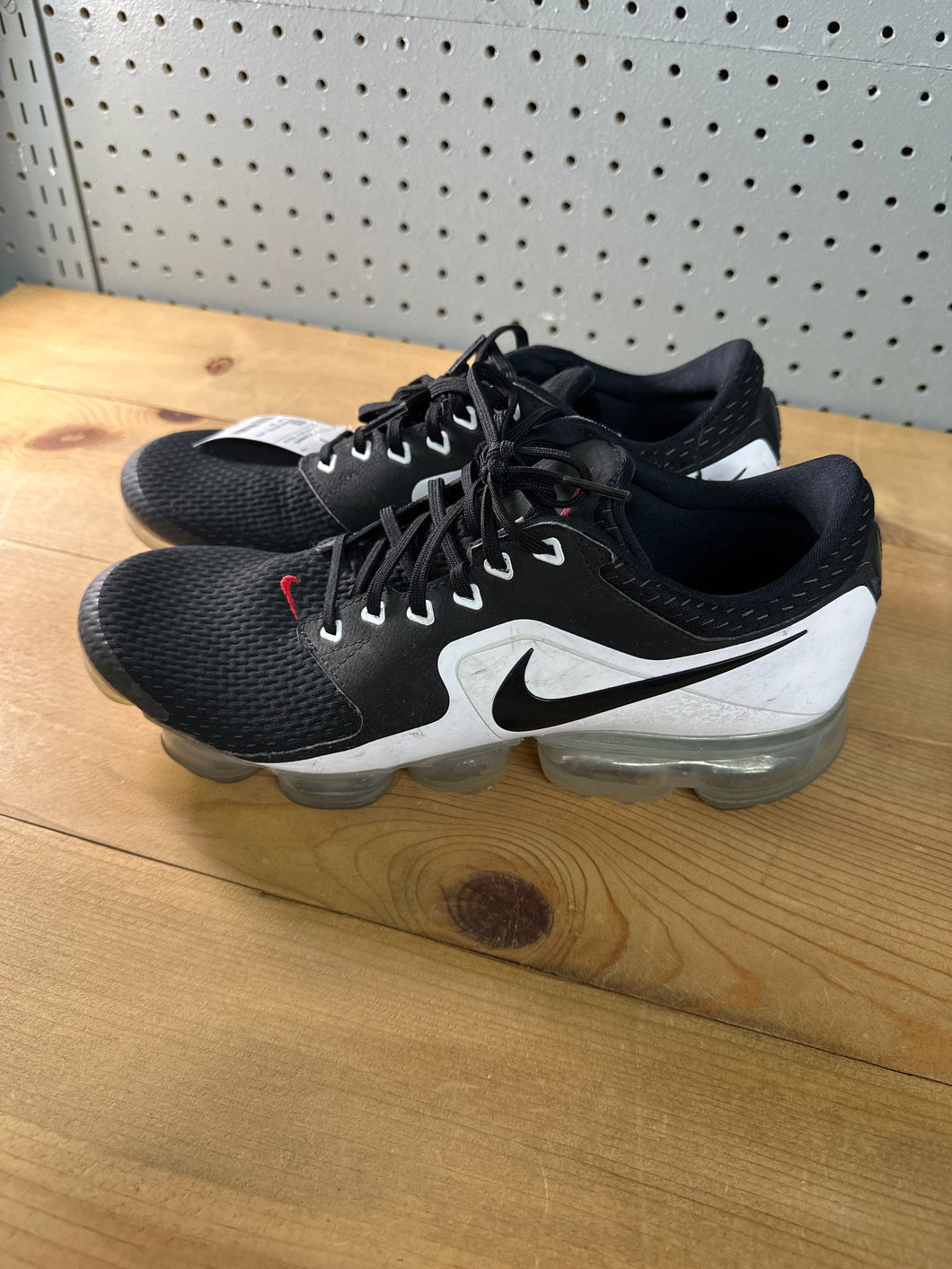 SNEAKER(RETAIL $250)