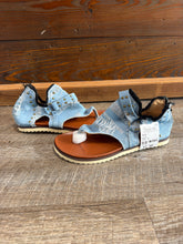Load image into Gallery viewer, SANDAL - 10
